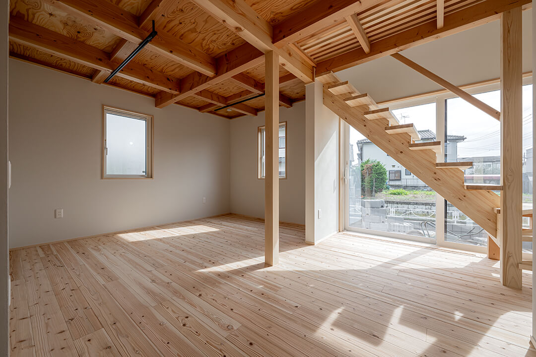 流山市 焼杉の家
ストリット階段